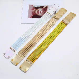 Uebertriebene holografische Strass Choker Halskette breiter Lederkragen Statement Schmuck