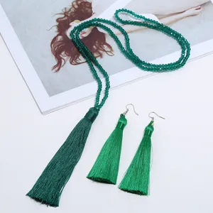 Grüne Kristallperlen lange Quaste Halskette und Ohrringe Schmuck Set, stilvoll und elegant.