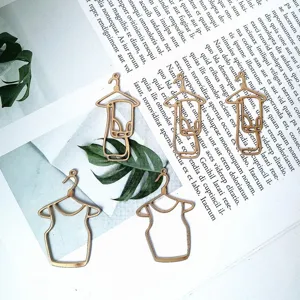 Ciondoli in metallo forma appendiabiti oro cavo accessori per gioielli fai da te.