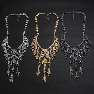 Colgante gargantilla gótico retro exagerado multicapa con calavera y flecos de mano fantasma.
