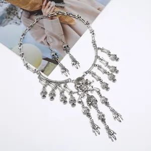 Conjunto de joyas de collar y pendientes de calavera esqueleto punk gótico plateado.