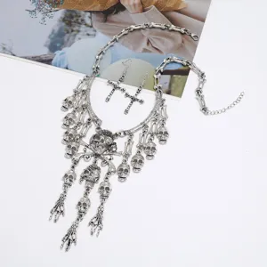 Collar gótico multicapa de calavera y huesos con pendientes de cruz, set de joyería.