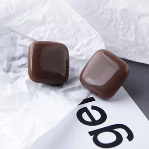 Perla in resina quadrata marrone cabochon accessorio per gioielli fai da te orecchini artigianato.