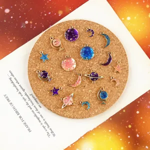 DIY legering geëmailleerd ruimte planeet ster maan bedels voor handgemaakte oorbellen sieraden.