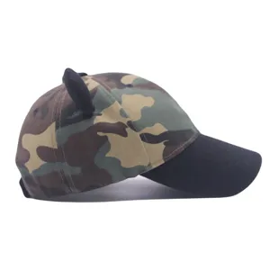 Cappellino da baseball mimetico con corna carine, cappello da sole elegante per esterni.