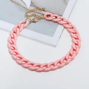 Rosa Acryl grobe Kette Halskette, Bonbonfarbe Twist Design fuer Mode Damen Look.