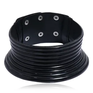 Collar de cuello negro exagerado multicapa estilo etnico africano joya de moda detalle.