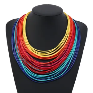 Collar de gargantilla de cuero multicolor multicapa, joyería de moda retro bohemia para mujeres.