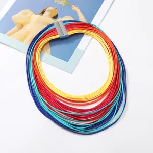 Collar de gargantilla de cordón de cuero multicolor multicapa con cierre magnético mujer