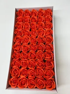 Boîte de roses de savon orange, têtes de fleurs artificielles pour Saint-Valentin et décoration.