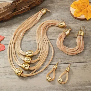 Goldfarbenes mehrlagiges Ketten Halskette Armband Ohrringe Schmuckset fur Damen Accessoires