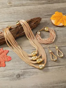 Goldene mehrschichtige Kette Armband und Ohrringe Schmuckset für Damen Modestil neu.