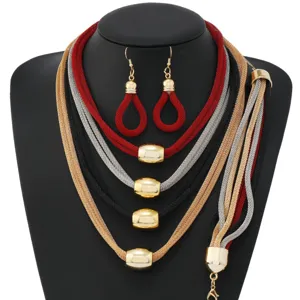 Elegantes mehrlagiges Mesh Ketten Statement Halskette und Ohrringe Set fuer Damen Mode.