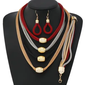Europäische und amerikanische Mode mehrschichtige Halskette Ohrringe Armband Schmuck Set.