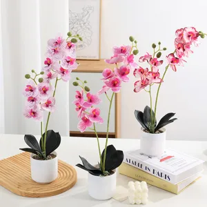 Plante en pot d'orchidée Phalaenopsis artificielle déco maison nordique vue détaillée.