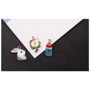Accessori gioielli DIY in lega coreana goccia d'olio ciondolo coniglio orologio biberon carino