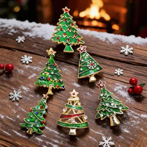 Süße Weihnachtsbaum Brosche Minimalistisch Legierung Emaille Strass Abzeichen Anstecknadel Festival Party Schmuck Zubehör Für Geschenk Unisex