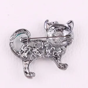 Detail view of the back pin structure of the vintage cat rhinestone brooch, alloy base.