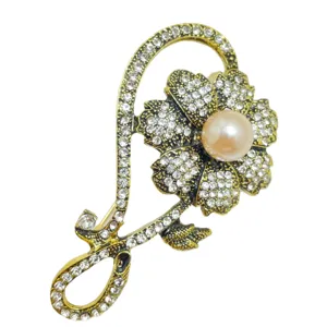 Vintage gold-tone rhinestone and faux pearl flower brooch pin for women clothing accessories.