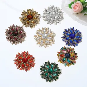 Vintage Floral Rhinestone Brooch For Women Zinc Alloy Electroplated Crystal Flower Brooch Pin Exaggerated Fashion Clothing Accessory