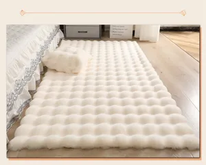 Tapis bulle en fausse fourrure pelucheuse, tapis de chevet doux pour chambre et salon chaleureux.