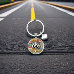 Porte-clés en verre Route 66 avec cœur, accessoire de bague en métal design rétro vintage.