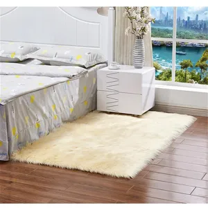 Tapis de lit moderne en fausse laine, tapis de zone moelleux et doux pour la chambre à coucher.