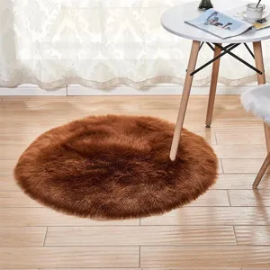 Brauner runder Kunstfellteppich, flauschige Plüschmatte fürs Schlafzimmer, weicher Bodenteppich.
