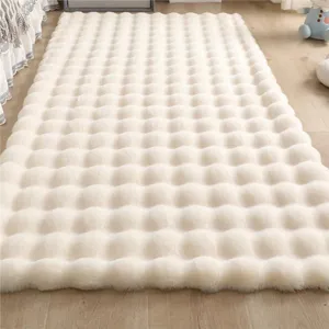 Tapis bulle en peluche style crème, tapis de chevet doux et moelleux pour chambre et salon.