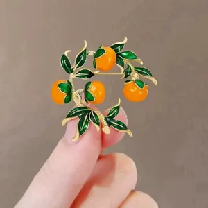Broche kakis vintage émail orange fruit épingle accessoires élégants pour costume de femme