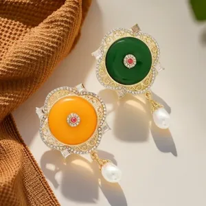 Broche de Style Palais Vintage Boucle Ping'an Perle Goutte d'Eau Design Ajouré Alliage de Zinc Strass Broche pour Femme Accessoires Cheongsam