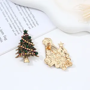 Broche en strass en métal de sapin de Noël insigne de revers de vacances détail