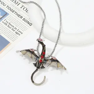 Vintage Öltropfen Cartoon fliegender Drache Anhänger Halskette Mode Schmuck Zubehör