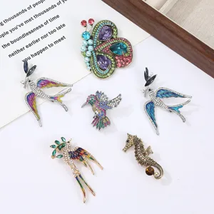 Vintage Alloy Rhinestone Bird Brooch Pin Colorful Enamel Hummingbird Seahorse Butterfly Animal Pins Fashion Jewelry Accessory
