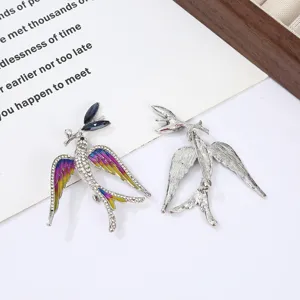 Vintage crystal bird brooch pin, colorful rhinestone hummingbird corsage for women clothing.