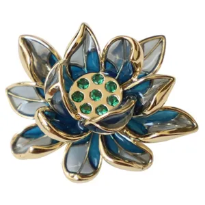Magnifique broche fleur de lotus en émail bleu avec cristal vert, épingle élégante.