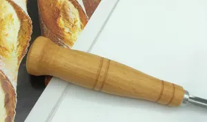Holzgriff Brot-Einschneidemesser für handwerkliche Sauerteigbaguette-Backen Teigschneider.