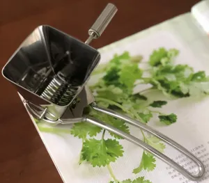 Stainless steel manual herb cutter kitchen tool for cilantro and seasoning shredding detail view