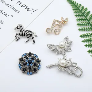 Exquisite rhinestone pearl alloy brooches set, elegant animal and floral pins for women jewelry.