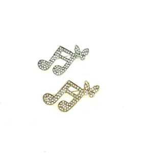 Strass Musiknoten Brosche mit Schmetterling, elegante Strickjacke Schal Accessoires.
