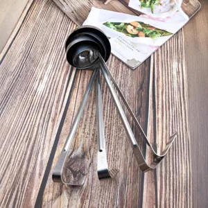 Set di cucchiai misuratori in acciaio inossidabile con manici lunghi per uso in cucina
