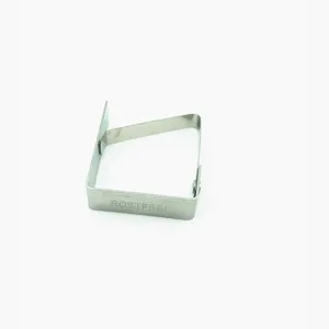 Pince pour nappe en acier inoxydable pour fixation solide sur tables de fêtes et buffets.