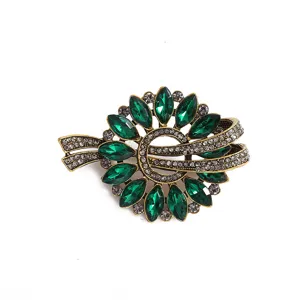 Vintage Alloy Rhinestone Brooch Pin Delicate Artificial Pearl Crown Letter Flower Wreath Brooch Fashion Scarf Buckle Women Jewelry Gift