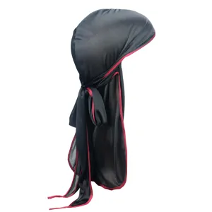 Seidiger Durag mit roter Paspelierung, langer Schwanz Kopftuch für Wellen und Mode.