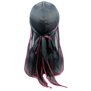 Schwarzer seidiger Durag für Damen und Herren mit roter Paspel lange Bänder Wellenkappe