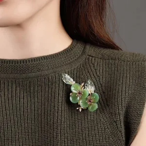 Elegante vintage grüne Blumen Brosche, exquisite chinesische Art Anstecknadel für Pullover.