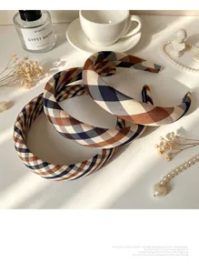 Vintage plaid headband for women, retro chic British style wide hair hoop, elegant hair accessories.