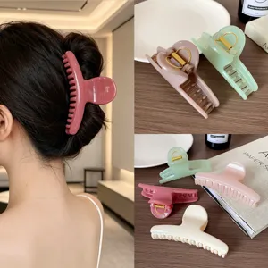 Pinza para el pelo curva de color sólido minimalista para mujeres, accesorio de peinado elegante.