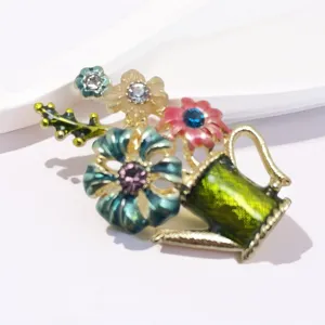 Vintage Emaille Blumenkorb Strass Brosche, elegante Legierung Mantelnadel Damen Accessoires.