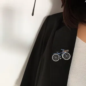 Vintage blue bicycle brooch pin for women sparkling rhinestone alloy fashion jewelry accessory